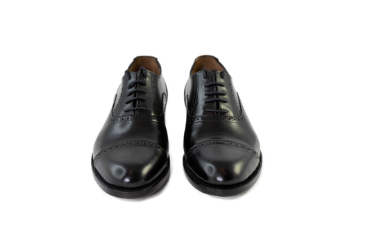 Hand Crafted black pair of Oxford medallion toe cap shoes
